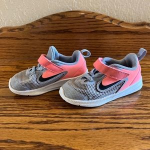 Nike Downshifter Sneakers Toddler Size 8 8C Grey Pink Running Shoes Girls